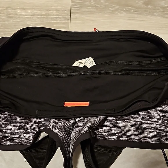 🐰Lululemon Speed Short in Dramatic Static - Picture 7 of 15